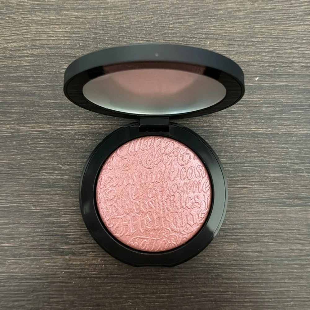Melt Cosmetics Digital Dust Highlight - Picture 4 of 4
